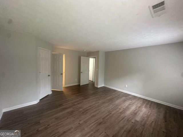 40 Lake Court, Stockbridge, GA 30281