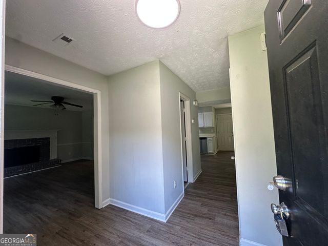 40 Lake Court, Stockbridge, GA 30281