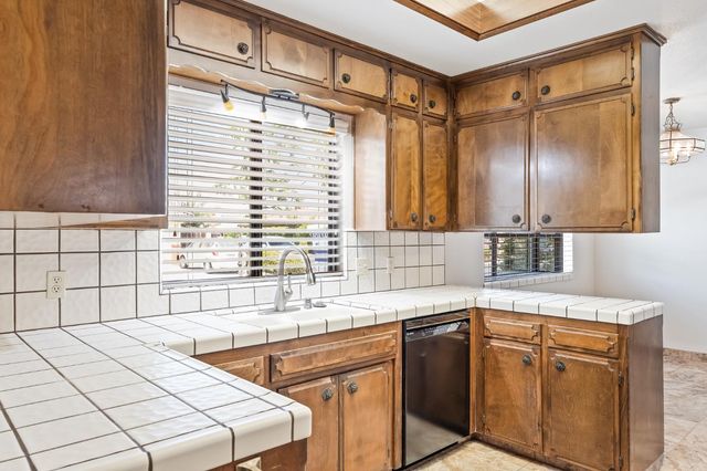 867 E Frederick Avenue, Fresno, CA 93720