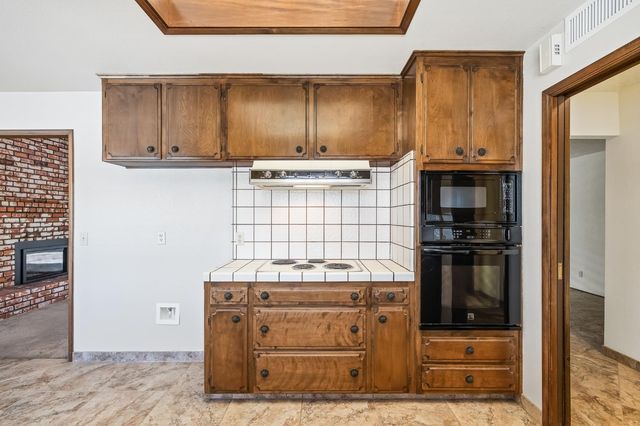 867 E Frederick Avenue, Fresno, CA 93720