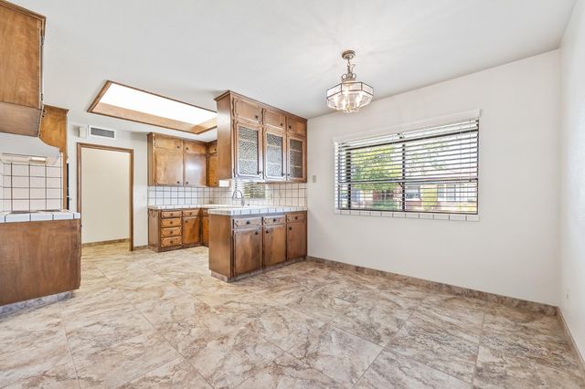 867 E Frederick Avenue, Fresno, CA 93720