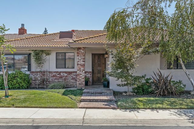 867 E Frederick Avenue, Fresno, CA 93720