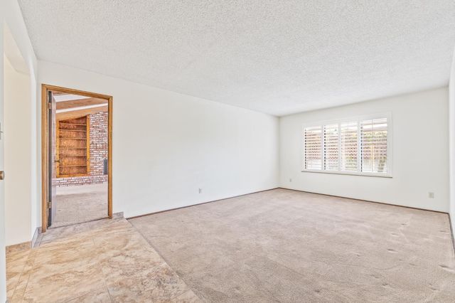 867 E Frederick Avenue, Fresno, CA 93720