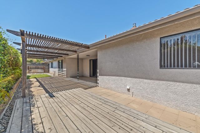 867 E Frederick Avenue, Fresno, CA 93720