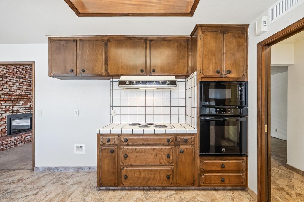 Image 15 of property listing at 867 E Frederick Avenue, Fresno, CA 93720