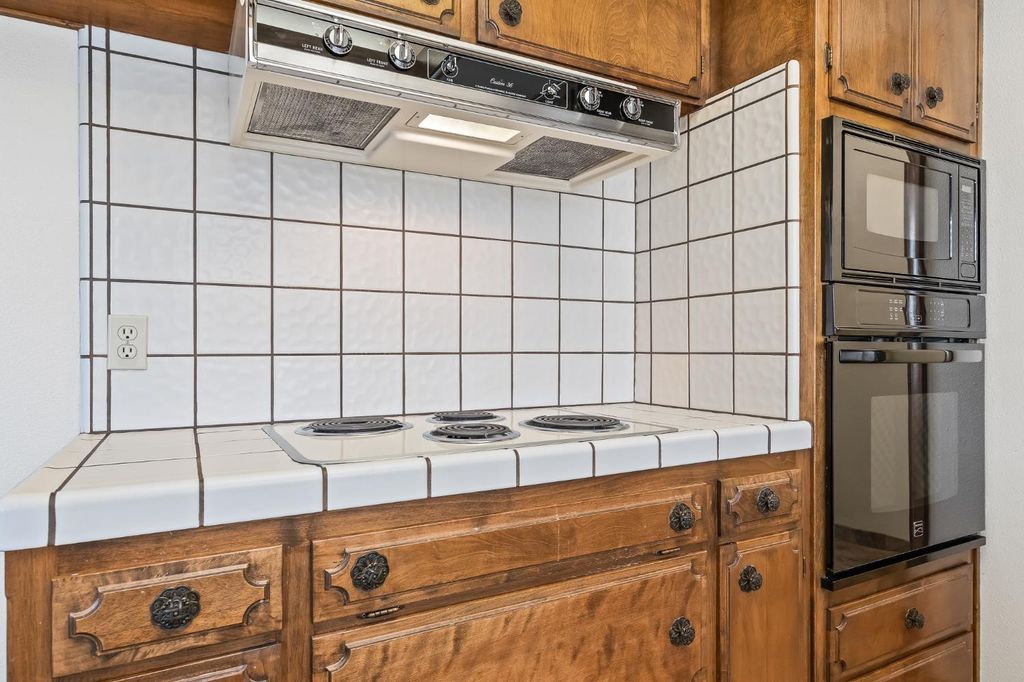 Image 16 of property listing at 867 E Frederick Avenue, Fresno, CA 93720