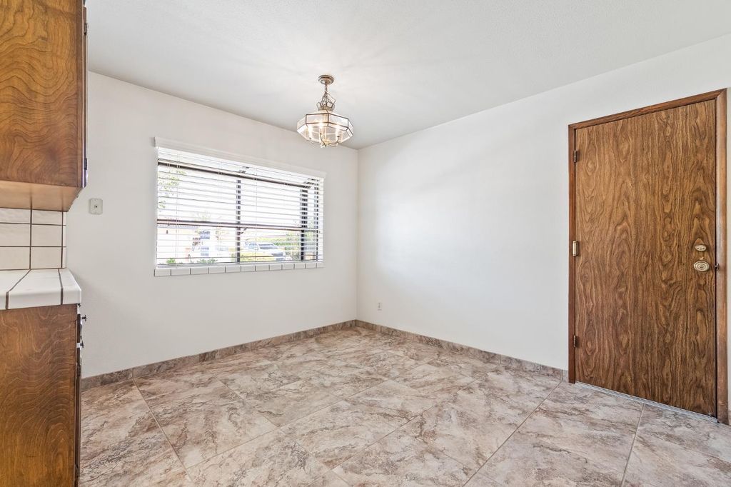 Image 17 of property listing at 867 E Frederick Avenue, Fresno, CA 93720
