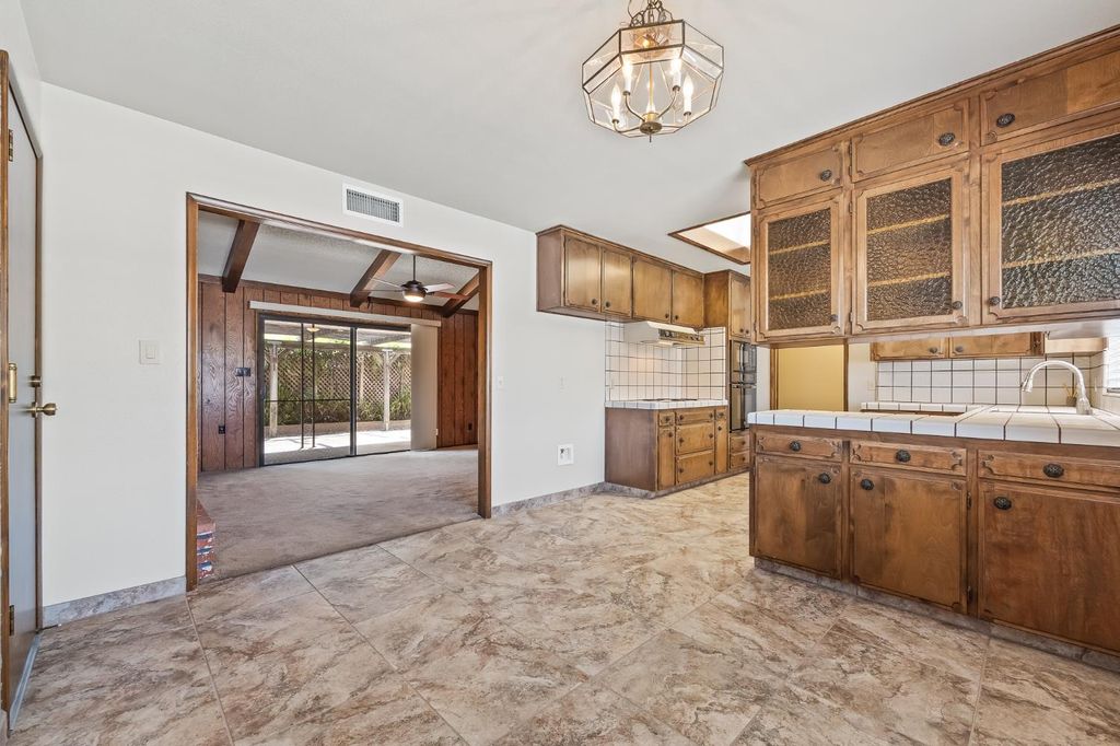 Image 20 of property listing at 867 E Frederick Avenue, Fresno, CA 93720