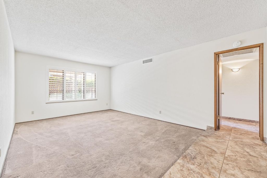 Image 21 of property listing at 867 E Frederick Avenue, Fresno, CA 93720