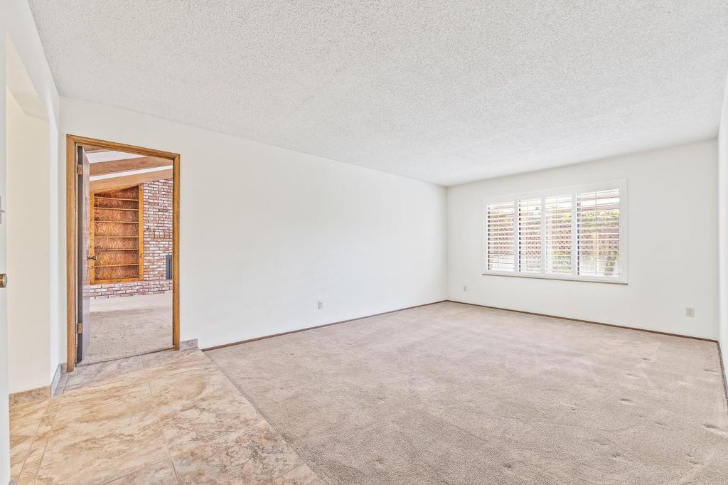 Image 24 of property listing at 867 E Frederick Avenue, Fresno, CA 93720