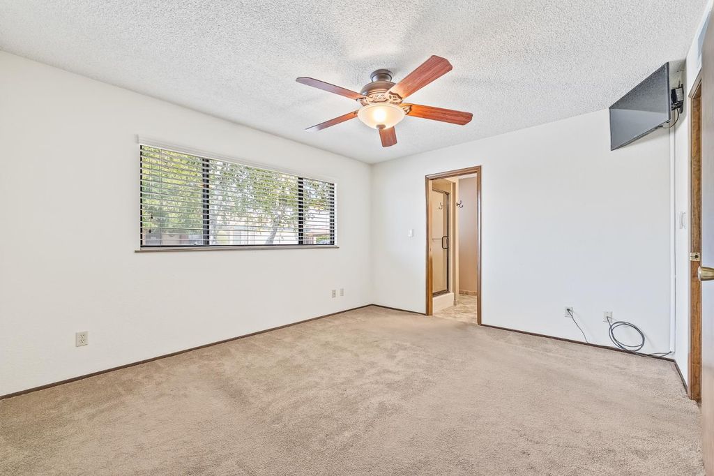 Image 26 of property listing at 867 E Frederick Avenue, Fresno, CA 93720