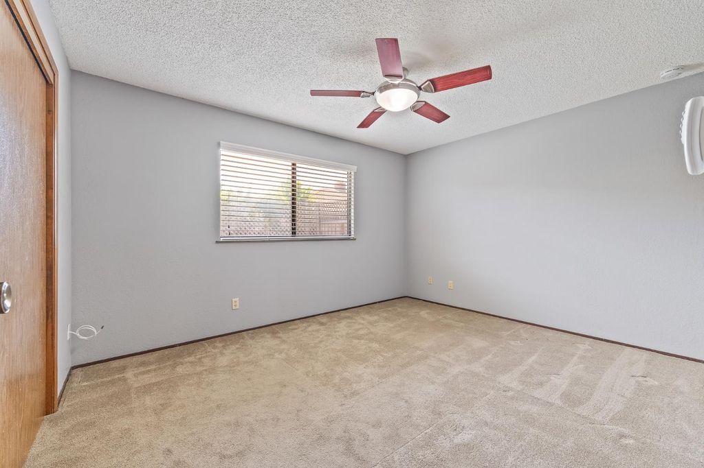Image 33 of property listing at 867 E Frederick Avenue, Fresno, CA 93720
