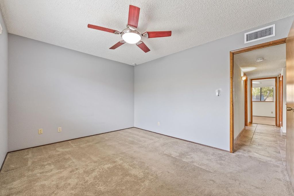 Image 34 of property listing at 867 E Frederick Avenue, Fresno, CA 93720
