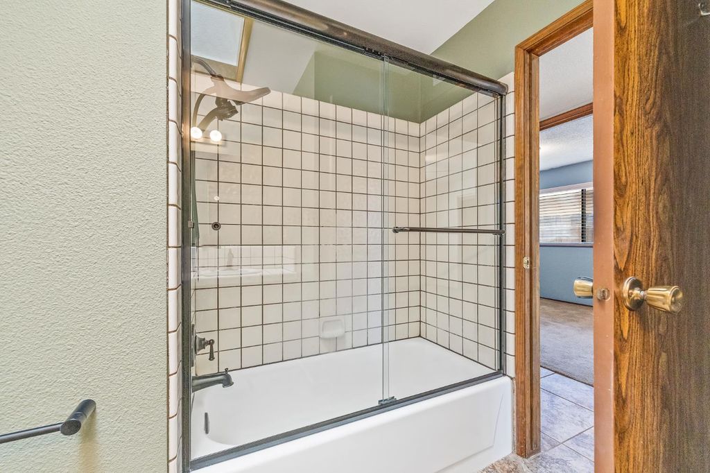Image 38 of property listing at 867 E Frederick Avenue, Fresno, CA 93720