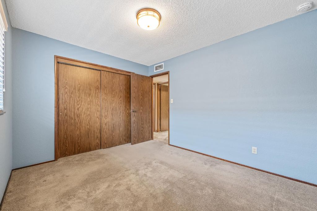 Image 41 of property listing at 867 E Frederick Avenue, Fresno, CA 93720