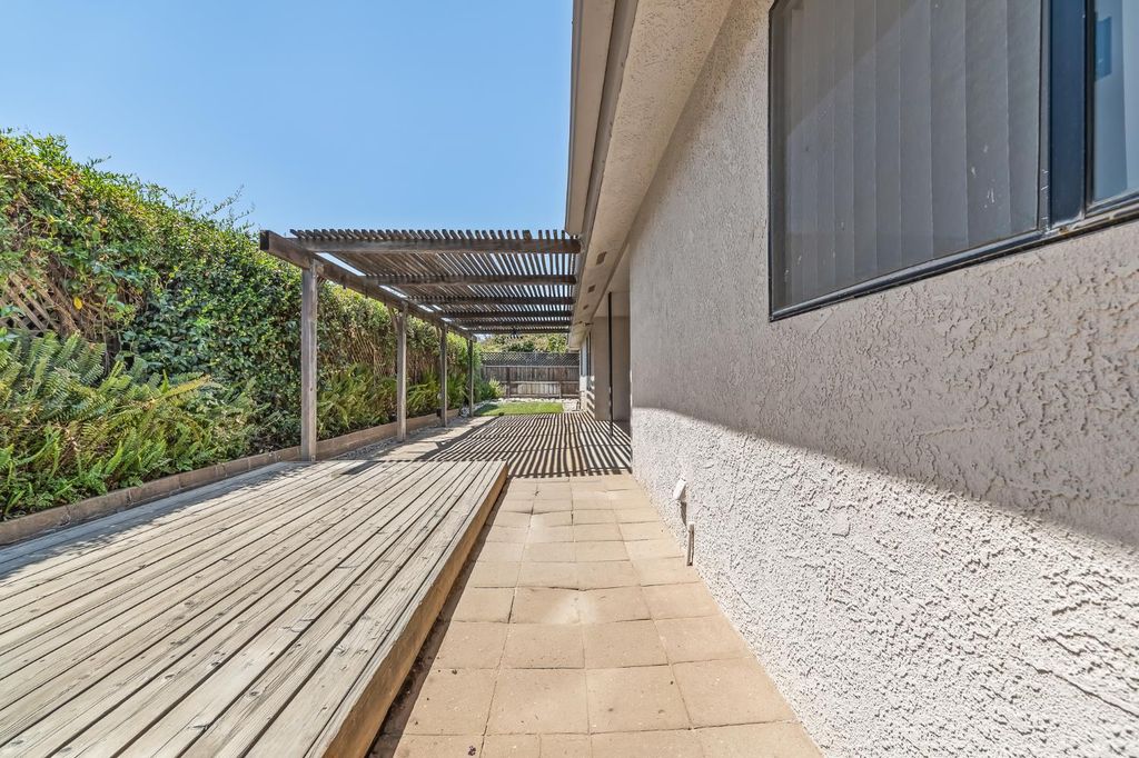 Image 43 of property listing at 867 E Frederick Avenue, Fresno, CA 93720