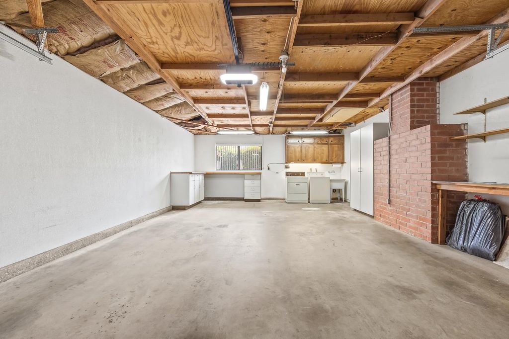 Image 47 of property listing at 867 E Frederick Avenue, Fresno, CA 93720