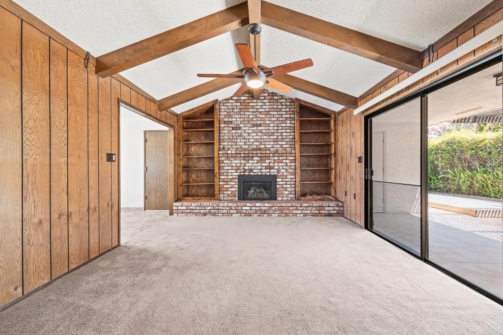 Image 7 of property listing at 867 E Frederick Avenue, Fresno, CA 93720