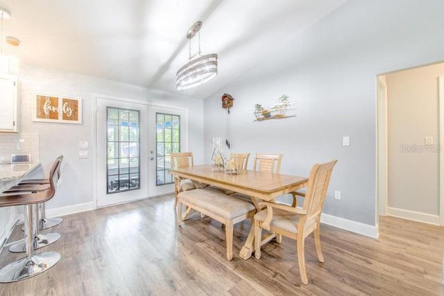 910 LIBERTY LANE, Auburndale, FL 33823