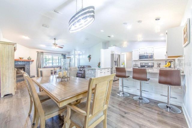 910 LIBERTY LANE, Auburndale, FL 33823