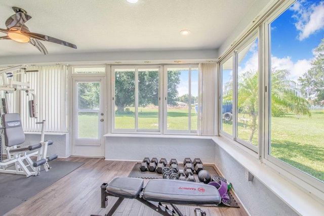 910 LIBERTY LANE, Auburndale, FL 33823