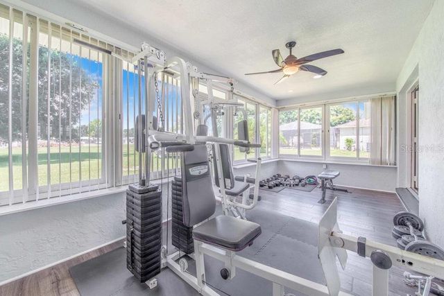 910 LIBERTY LANE, Auburndale, FL 33823