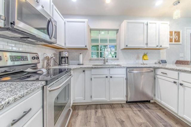 910 LIBERTY LANE, Auburndale, FL 33823