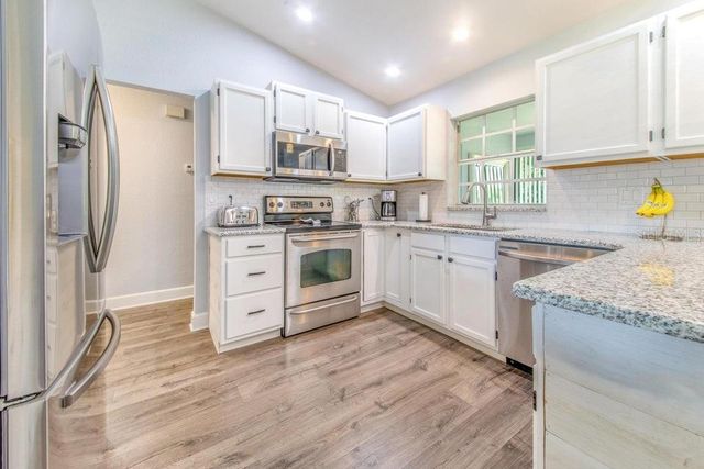 910 LIBERTY LANE, Auburndale, FL 33823