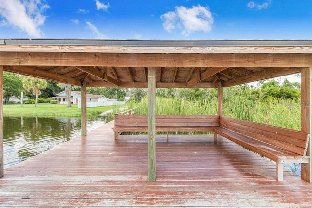 910 LIBERTY LANE, Auburndale, FL 33823