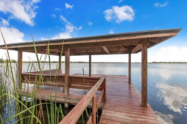 910 LIBERTY LANE, Auburndale, FL 33823