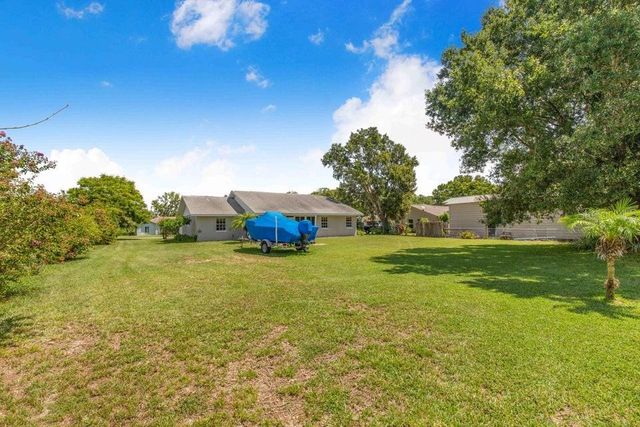 910 LIBERTY LANE, Auburndale, FL 33823