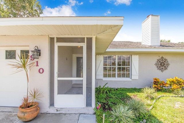 910 LIBERTY LANE, Auburndale, FL 33823