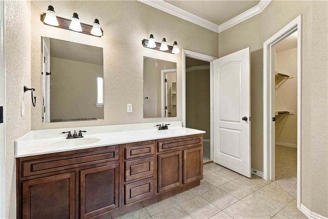 2656 N Sierra Avenue, Fayetteville, AR 72703
