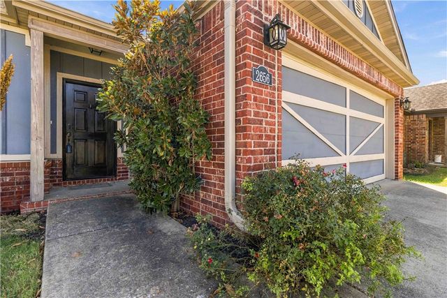 2656 N Sierra Avenue, Fayetteville, AR 72703