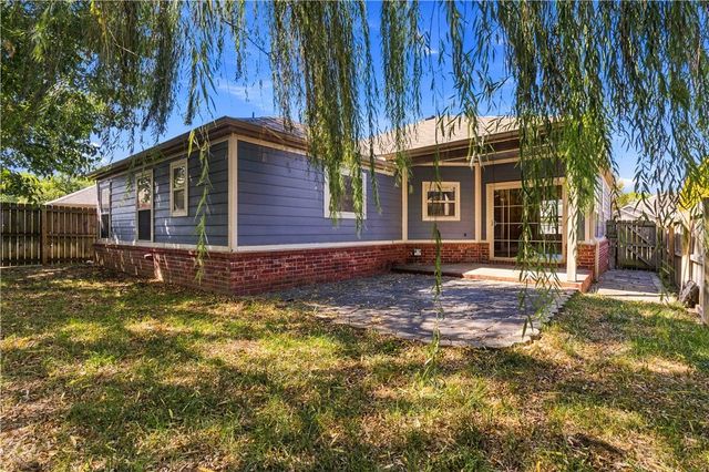 2656 N Sierra Avenue, Fayetteville, AR 72703