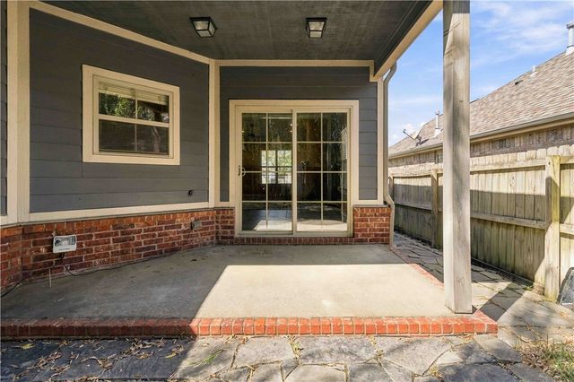 2656 N Sierra Avenue, Fayetteville, AR 72703