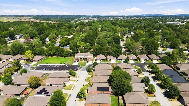 2656 N Sierra Avenue, Fayetteville, AR 72703