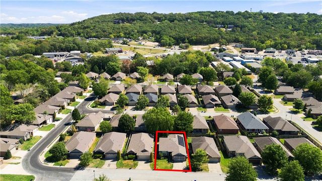 2656 N Sierra Avenue, Fayetteville, AR 72703