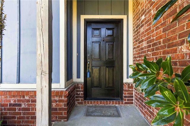 2656 N Sierra Avenue, Fayetteville, AR 72703
