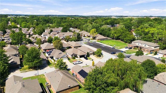 2656 N Sierra Avenue, Fayetteville, AR 72703