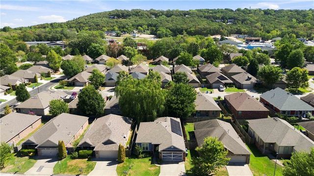 2656 N Sierra Avenue, Fayetteville, AR 72703