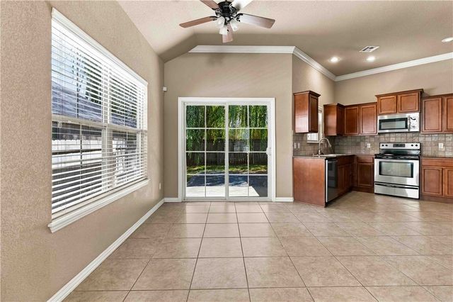 2656 N Sierra Avenue, Fayetteville, AR 72703