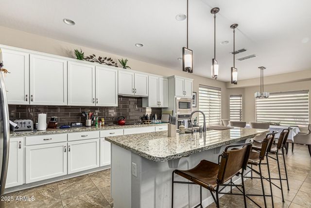 5261 N ARROWHEAD Drive, Eloy, AZ 85131