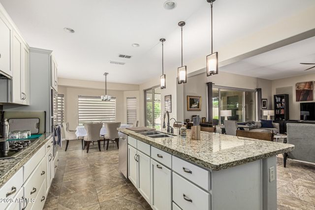 5261 N ARROWHEAD Drive, Eloy, AZ 85131