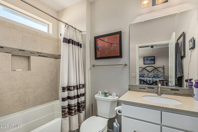 5261 N ARROWHEAD Drive, Eloy, AZ 85131