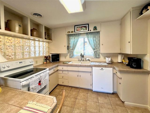 1348 Engel Road, Lawrence, KS 66044