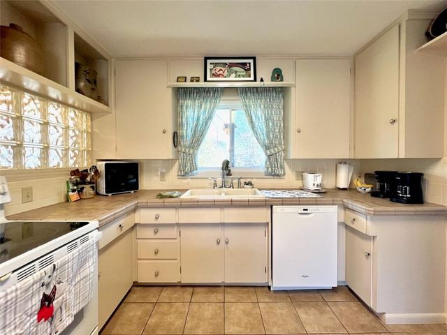 1348 Engel Road, Lawrence, KS 66044