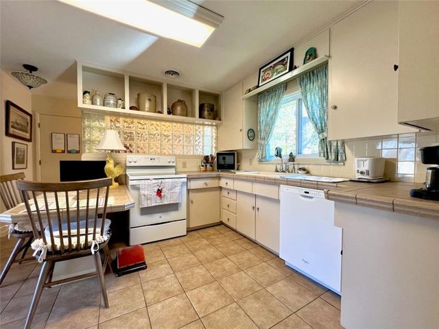 1348 Engel Road, Lawrence, KS 66044