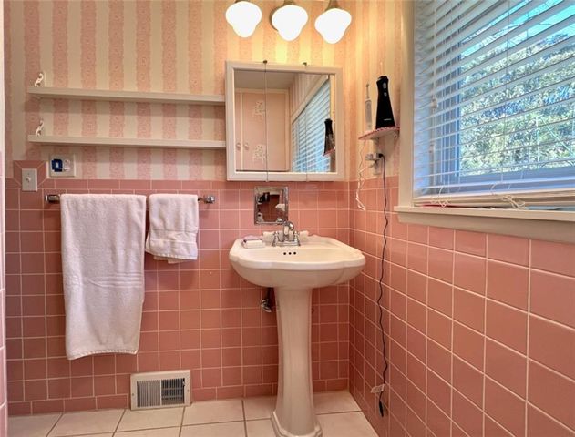 1348 Engel Road, Lawrence, KS 66044