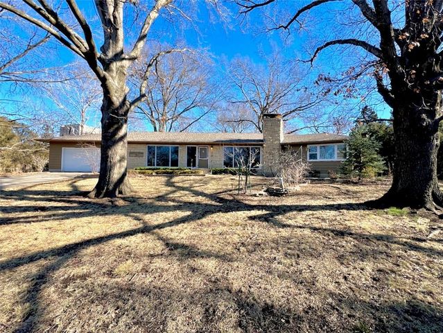 1348 Engel Road, Lawrence, KS 66044